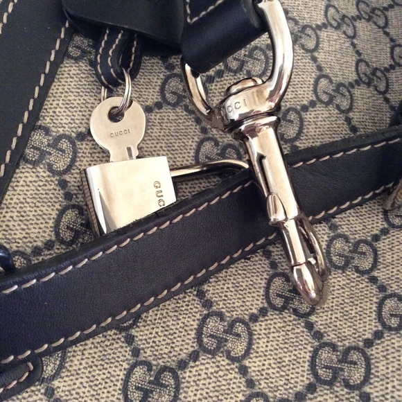 ⭐️SOLD⭐️GUCCI Coated Canvas Large Carry Duffle Bag - Picture 7 of 8